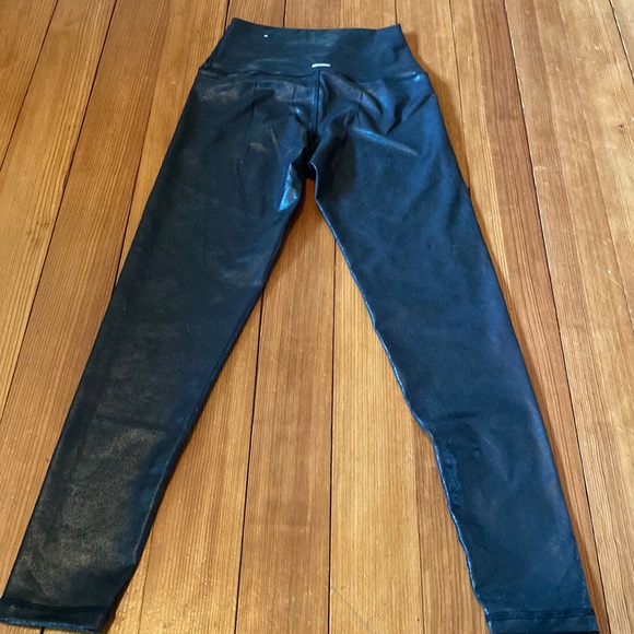 Leather looking aerie leggings - Picture 2 of 4